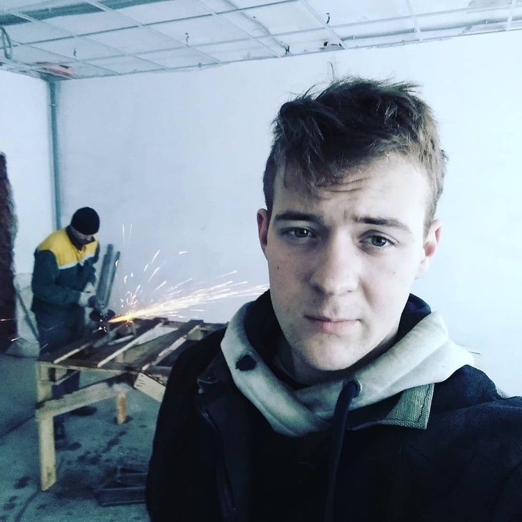 Костя половинка. Костя половинка. Шутки про костю. Костя половинка. Мемы про костю.