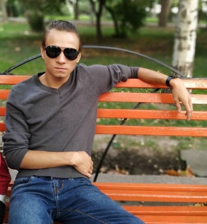20 августа мужчина. Фото парня 19 лет. Бишкек фото парней.