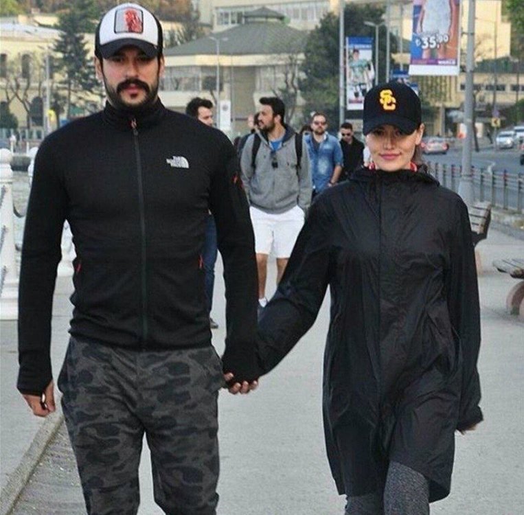 Fahriye Evcen Özçivit’s Instagram photo: "Mutlu Yıllar herkesee..