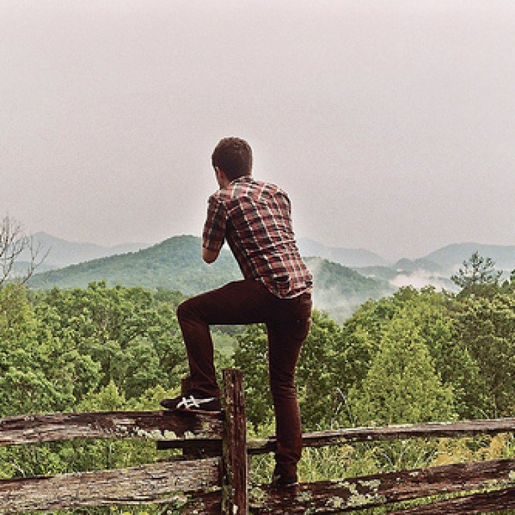 Жизнь поворачивается задом. Если жизнь повернулась к тебе задом засади ей цитаты. Избушка избушка повернись ко мне. Избушка повернись ко мне задом анекдот. Повернута на тебе книга.