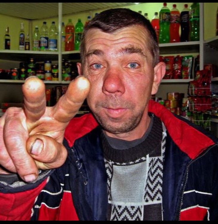 Бедолага картинки. Бедолага мем. Бедолага ему уже не поможешь. Бедолага картинки. Ты бедолага.