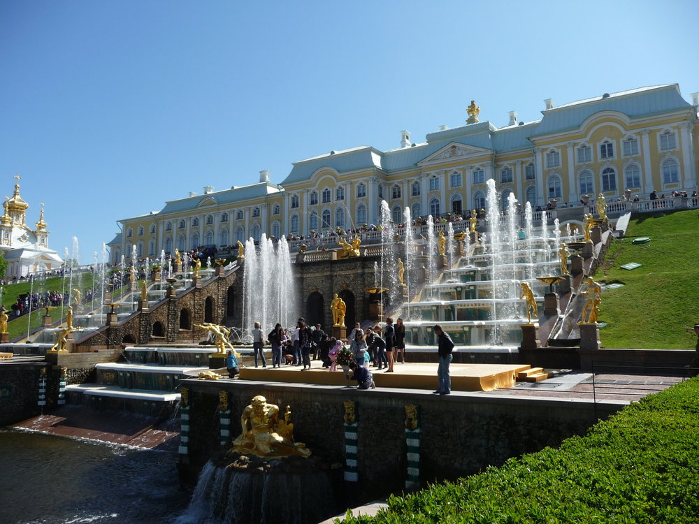 14 петергоф. Петергоф (дворцово-парковый ансамбль). Большой Петергофский дворец большой Каскад. Фонтан большой Каскад в Петергофе. Большой дворец и большой Каскад в Петергофе